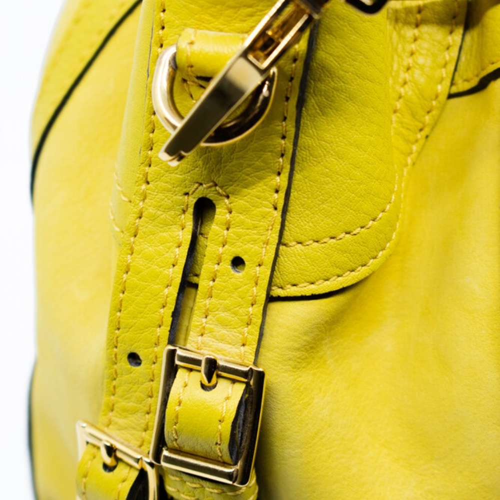 ✨SOLD✨ Burberry Neon Bucket Bag - Picture 5 of 9